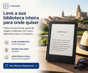 Um e-reader preto pousado numa mesa de madeira ao ar livre. O ecrã antirreflexo apresenta um texto em português intitulado 'CAPÍTULO 1'. Ao fundo, vê-se uma paisagem urbana histórica e um chapéu de palha com óculos de sol à direita. Do lado esquerdo, existe texto em português e ícones destacando as características: 'Ecrã Antirreflexo', 'Bateria que dura semanas' e 'Resistência à água', com um botão para 'Ver Ofertas Disponíveis'.