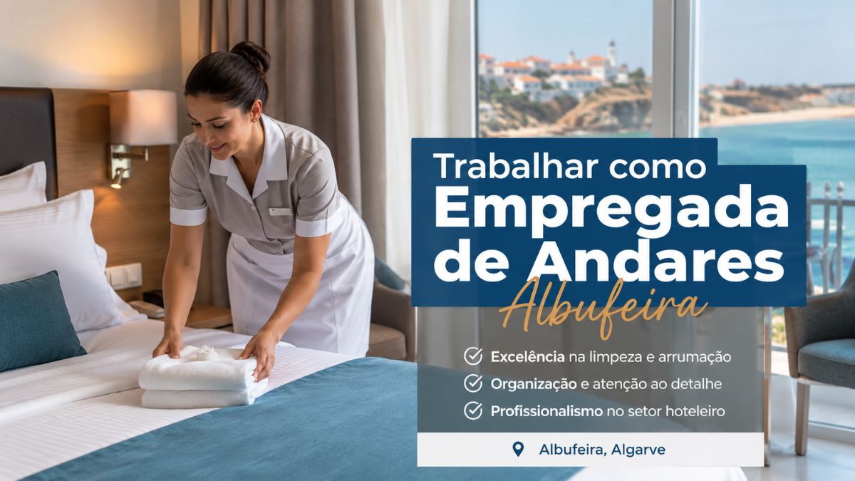 Empregada de andares a dobrar toalhas num quarto de hotel com vista para a praia de Albufeira no Algarve.